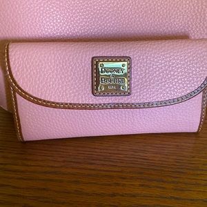 Dooney & Bourke wallet